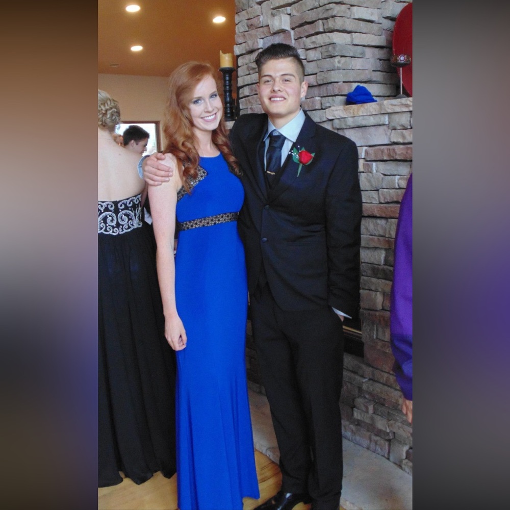 Caché Prom Dress
